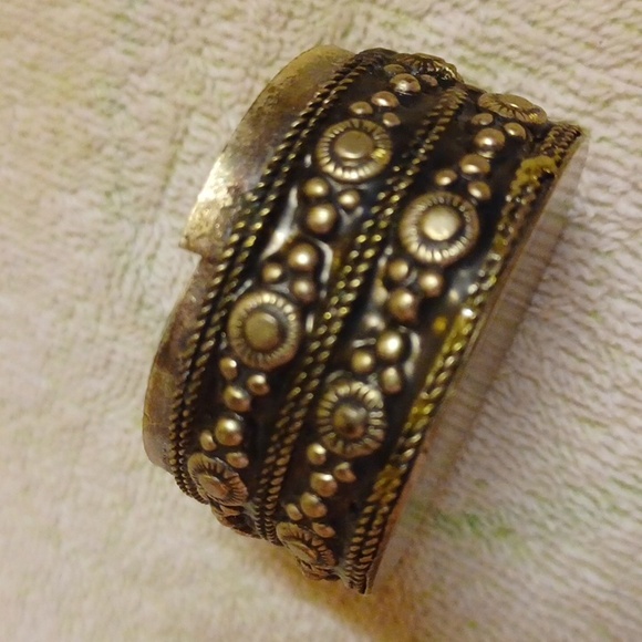 Vintage From Jerusalem Handcrafted Metal Keepsake Box, Hunter/Animal Etchings - Picture 8 of 8